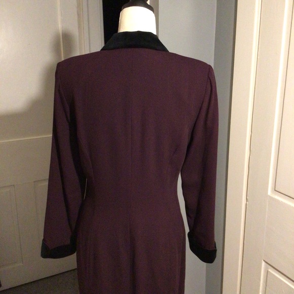 VINTAGE Maroon and Black Velvet Accented Dress EUC - Picture 3 of 7